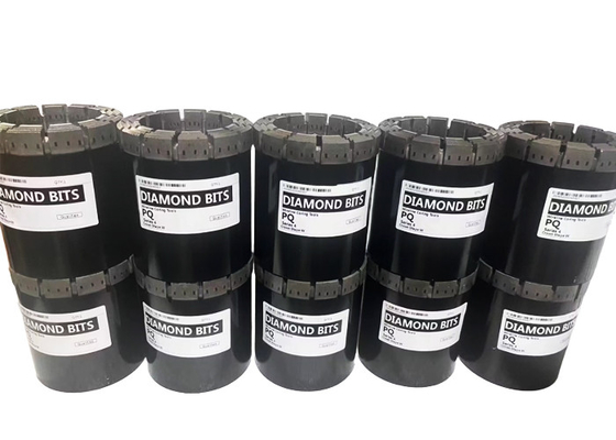 เครื่องมือเจาะหิน Bit หัวทนทาน PQ รูปทรงมงกุฎ serrated และขนาดทั่วไปสําหรับซีรีส์ Q มาตรฐานต่างประเทศ