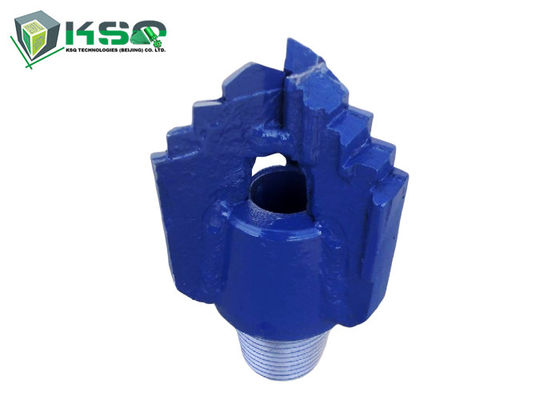API 3 1/2 &quot;REG Pin Thread 10 นิ้ว 3 ใบมีดทังสเตนคาร์ไบด์ขั้นตอน Chevron PDC Drag Bit