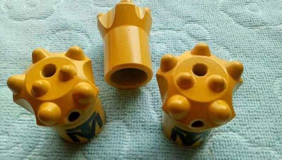 ปุ่มเจาะรูเล็ก ๆ สว่านขนาดเส้นผ่าศูนย์กลาง 11 องศา 38 มม. พร้อมกระโปรงสั้น